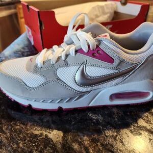 NWT Nike Air Max Correlate